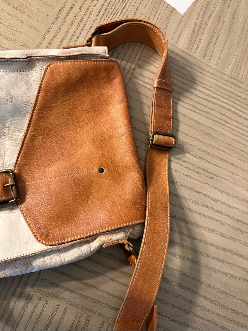 Bed Stu Venice Beach Nectar Lux Tan Rustic Leather Crossbody - Picture 6 of 6